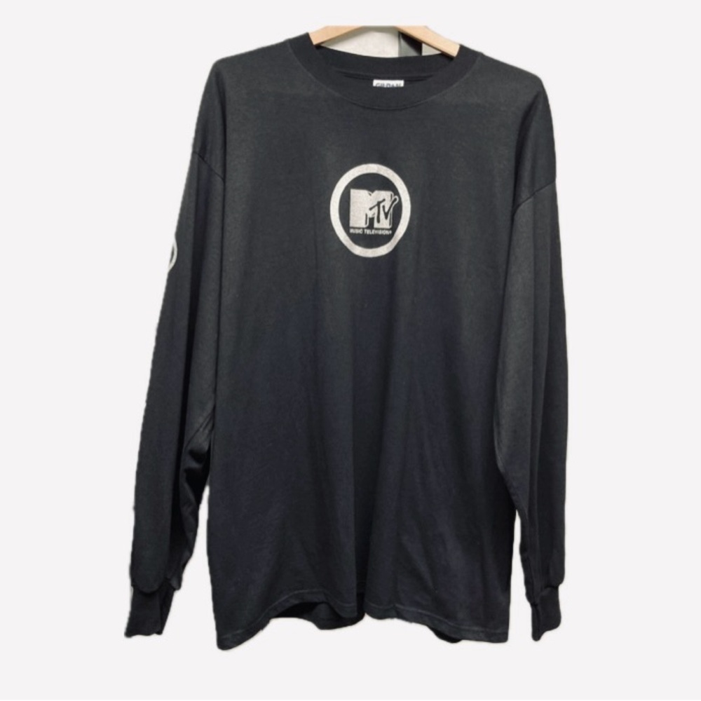 NWOT Vintage Mens XL MTV long sleeve tee with front and sleeve logo. Black
